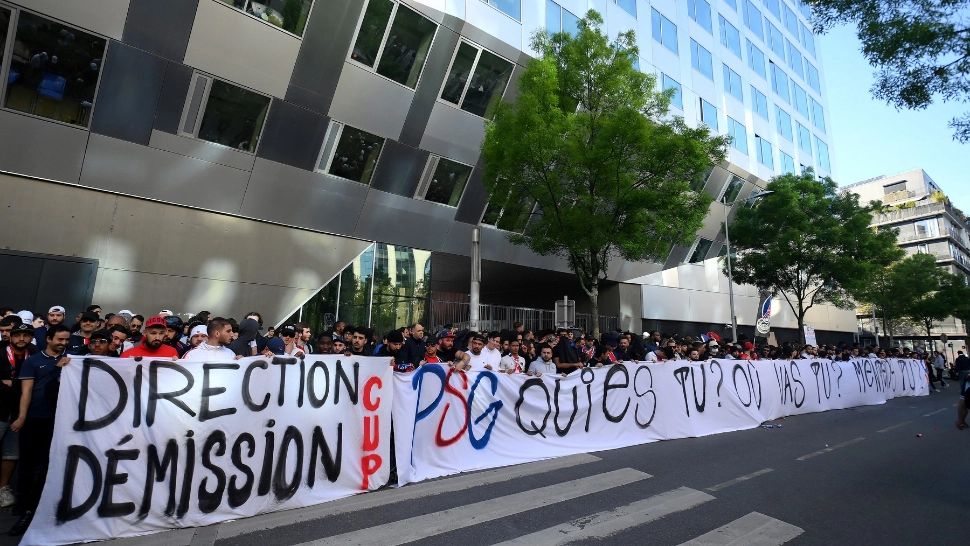 Proteste la Paris. Fanii PSG nu mai vor supervedete. „Ne-am săturat de mercenari”