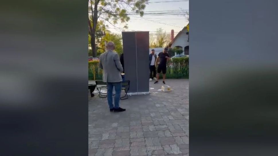 Scandal politic cu membrii AUR: "Jigodiilor, hai strânge tot, ce cauți tu în casa mea?" - VIDEO