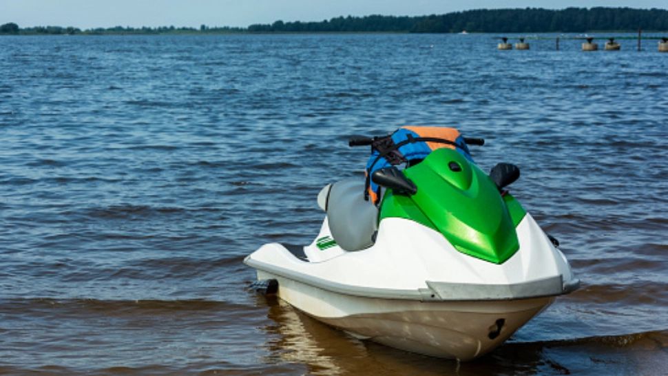 Operațiune de salvare pe lacul Snagov! Efective impresionante pentru căutarea a două persoane care au căzut în apă