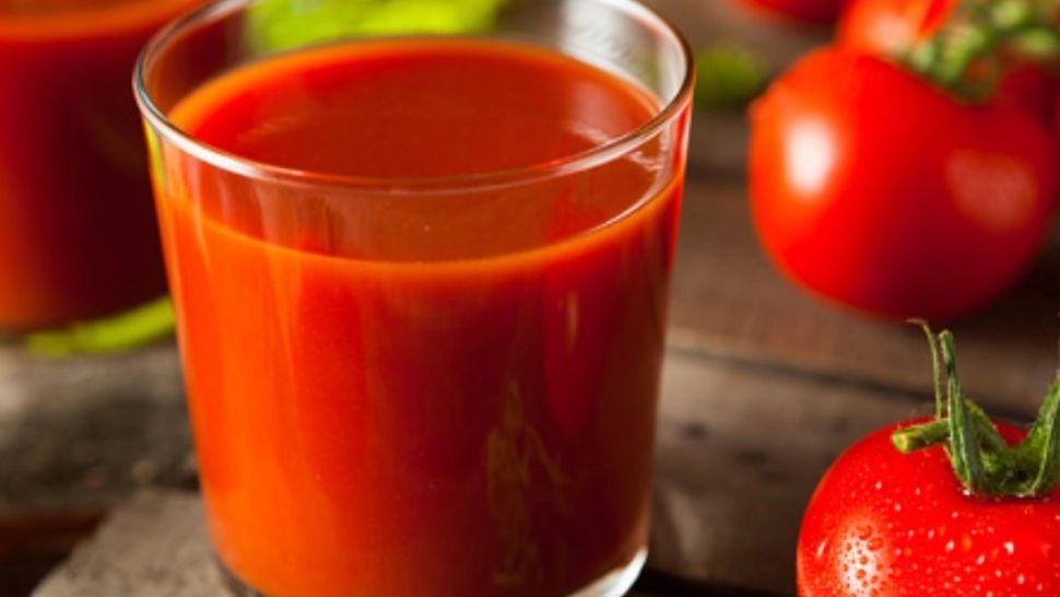 A băut un pahar de suc de roșii în fiecare zi. După două săptămâni, s-a întâmplat ceva incredibil!