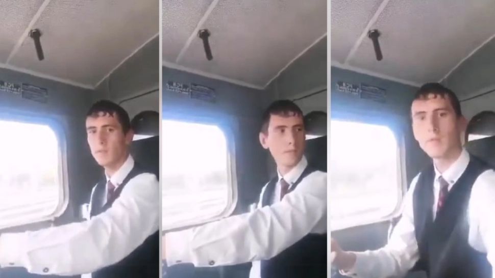 Tânărul de 18 ani care a furat o locomotivă a fost reținut. El s-a filmat în timp ce făcea manevre - VIDEO