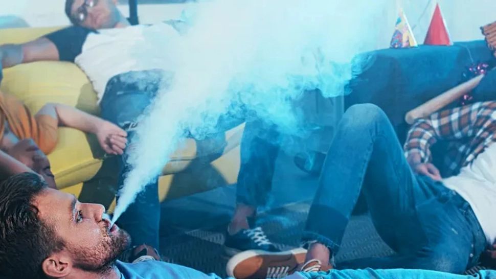 ȚARA care interzice fumatul recreațional, cu țigări electronice - Măsuri drastice pentru a stopa vapatul la adolescenți și tineri