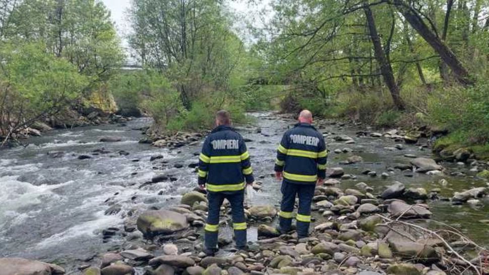  Bărbat de 45 de ani, găsit mort în râul Bistriţa, la 3 kilometri de locul în care a fost văzut ultima dată