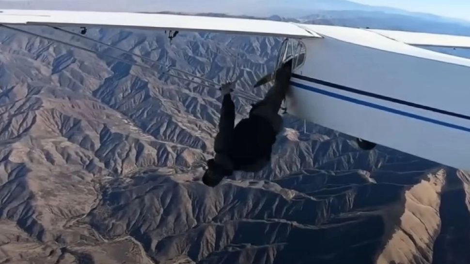 Un youtuber riscă 20 de ani de închisoare. Și-a înscenat prăbușirea cu avionul, dar autoritățile s-au prins (VIDEO)