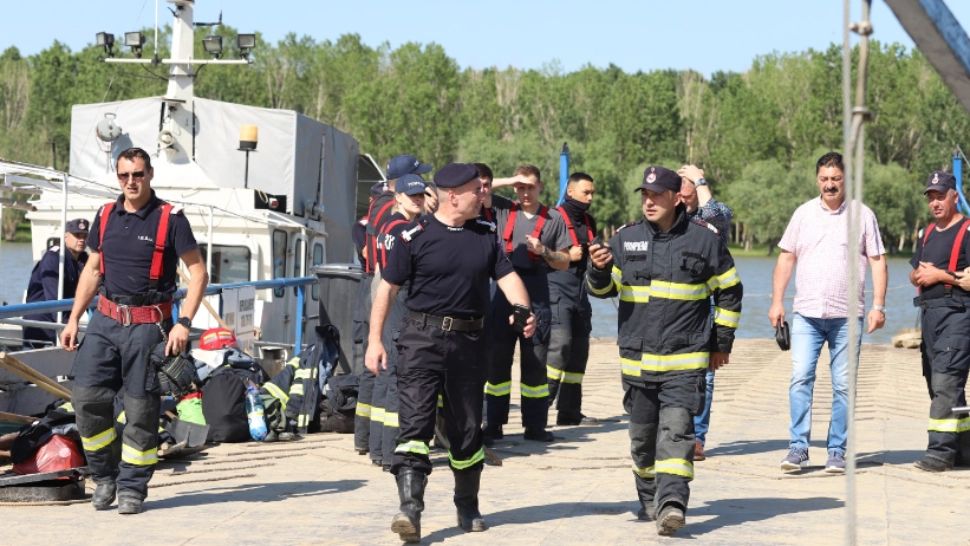 Aproximativ 40 de hectare de culturi agricole, afectate de breşa dintr-un dig de protecție din zona Carasuhat, Tulcea