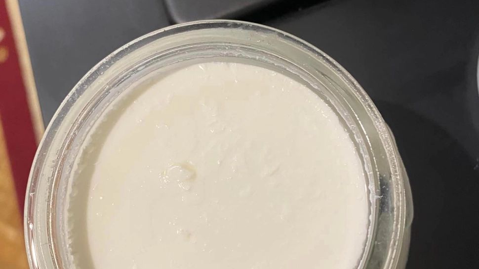 Experiment halucinant: Iaurt ca nou, după 10 luni de la expirare!