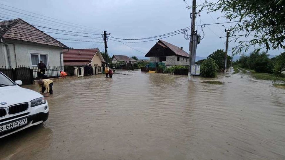 Alba: Opt localităţi, afectate de fenomene meteo extreme