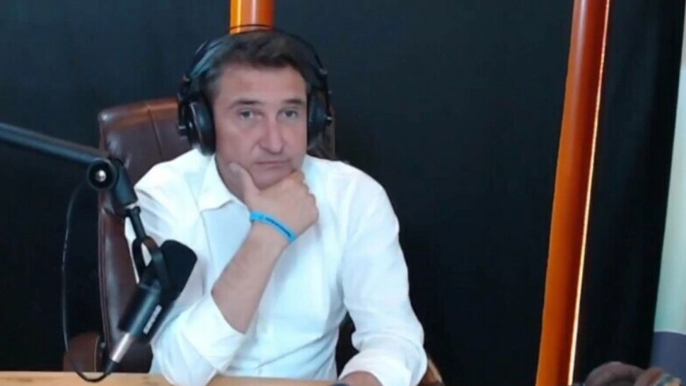 Primarul Aradului, surprins de cutremurul de 5,3 pe Richter, la o televiziune locală - Reacția a fost filmată