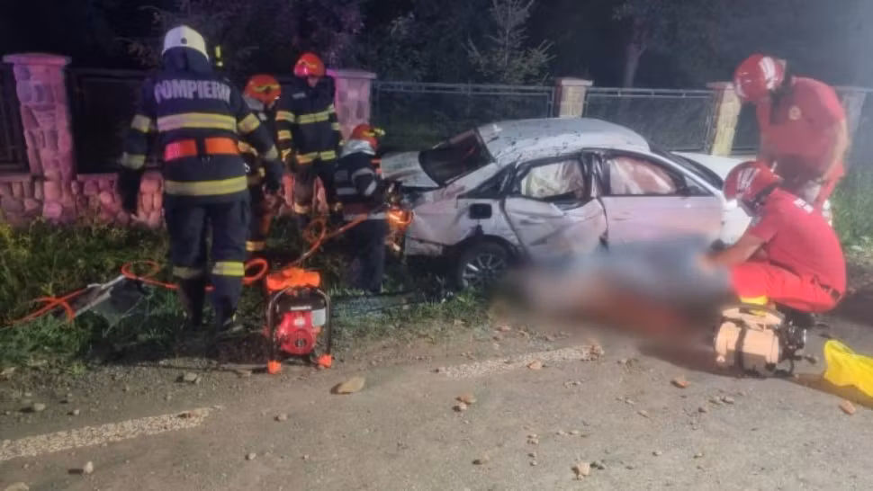 Accident teribil în Suceava: un tânăr a murit pe loc, iar o fetiță de 4 ani este în stare gravă, după o șicanare în trafic. Detalii șocante din anchetă