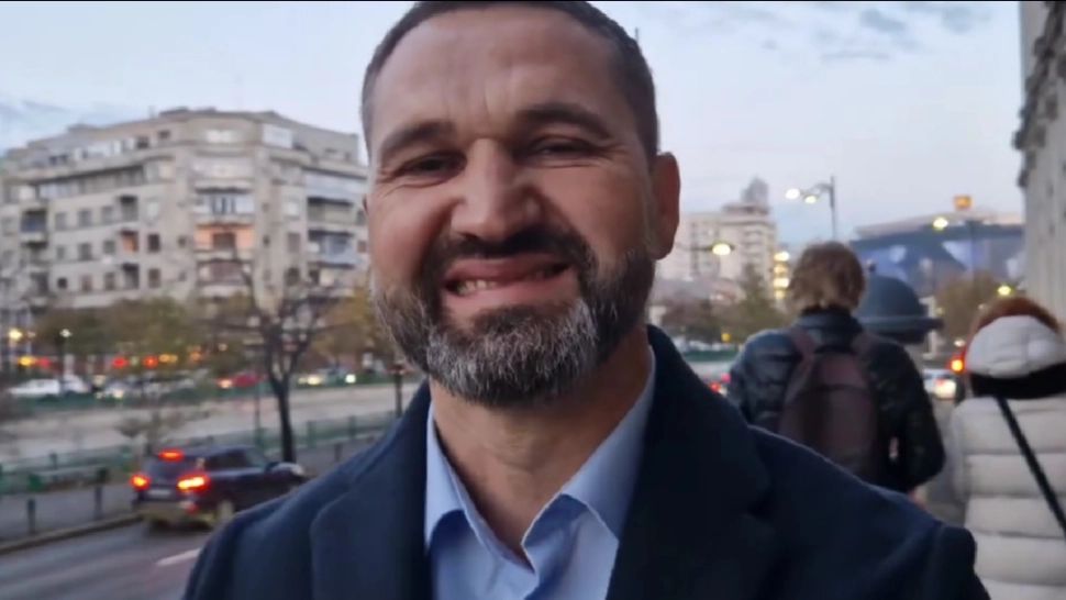 Lovitură pentru deputatul conspiraționist care a acuzat "crimele" din spitalele COVID și "liniile albe pe cer"