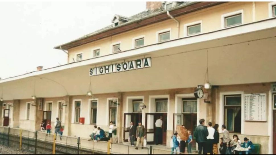 Cazul coliziunii trenurilor din Gara Sighișoara. CFR SA ar fi încercat să mușamalizeze accidentul! Când au reacționat reprezentanții companiei și ce spun aceștia