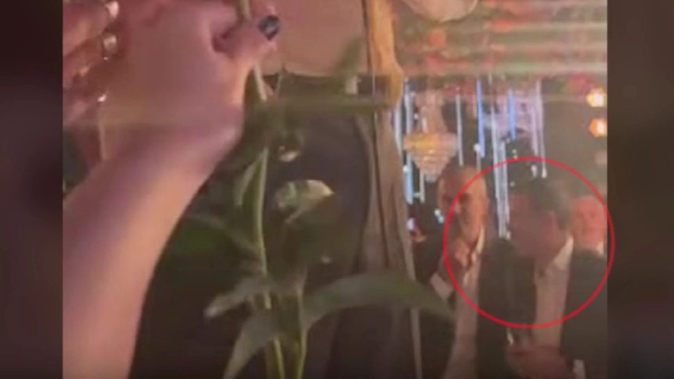 Aroganță maximă: transportatorii amenință cu protestele, Grindeanu petrece în lux cu vedetele 