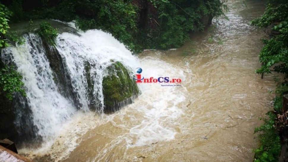 Cascada Bigăr, în PERICOL din cauza inundațiilor - VIDEO