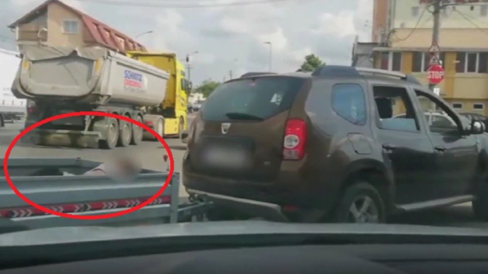 Tânăr legat la mâini, transportat într-o remorcă, în Cluj! Ce a descoperit Poliția - Caz bizar - VIDEO