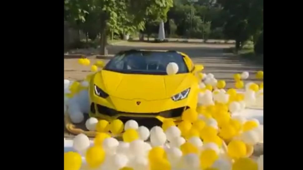 Tzancă Uraganu și-a luat un bolid de lux în valoare de 300.000 de euro! Ce spune manelistul despre datoriile la ANAF