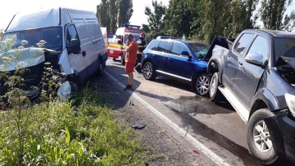 Carambol spectaculos pe cea mai circulată șosea din Timiș - FOTO