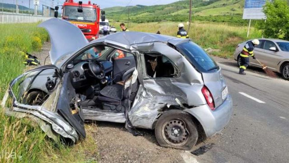 Accident grav în Alba - O persoană a murit și alta a fost grav rănită