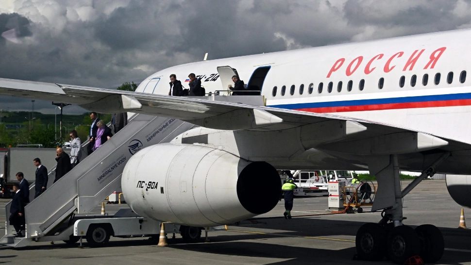 Zeci de diplomați ruși vor fi expulzați din România. Kremlinul va trimite o aeronavă specială pentru repatriere