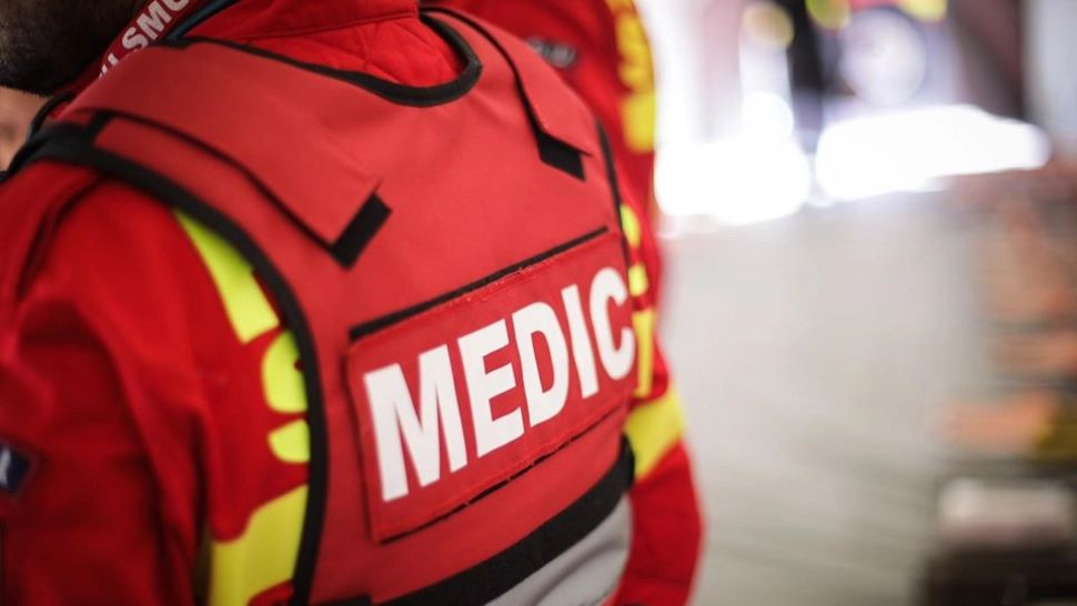 Accident cumplit pe DN 1, la Comarnic. Un autoturism în care se aflau 5 persoane, printre care și 2 copii, s-a răsturnat 