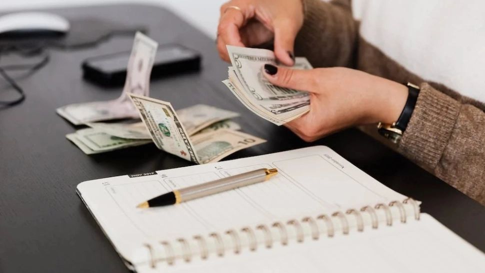 Crește numărul restanțierilor la bănci: Peste 200.000 de români au întârzieri și cer renegocierea contractelor