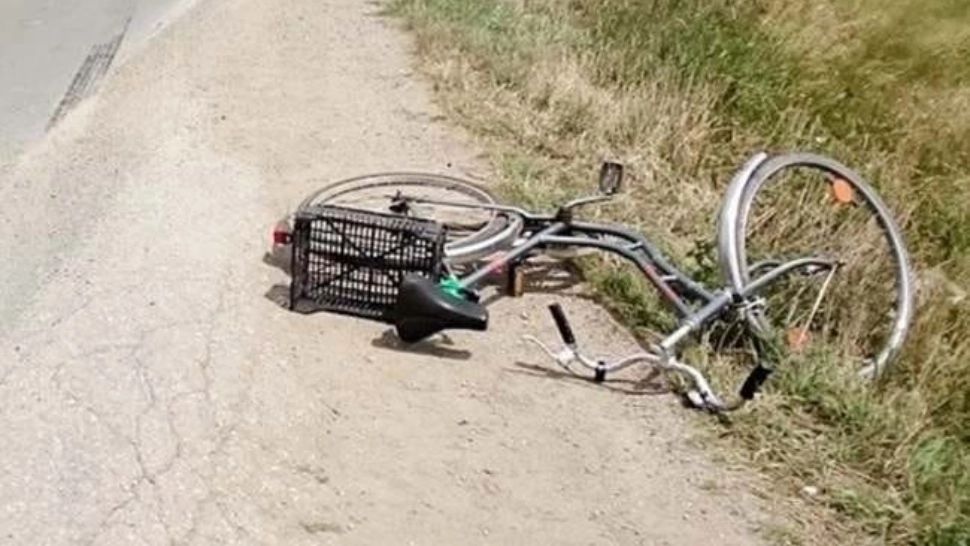 Scenă de groază la Hunedoara. Un bărbat a plonjat in gol, cu bicicleta, de la 9 metri înălțime