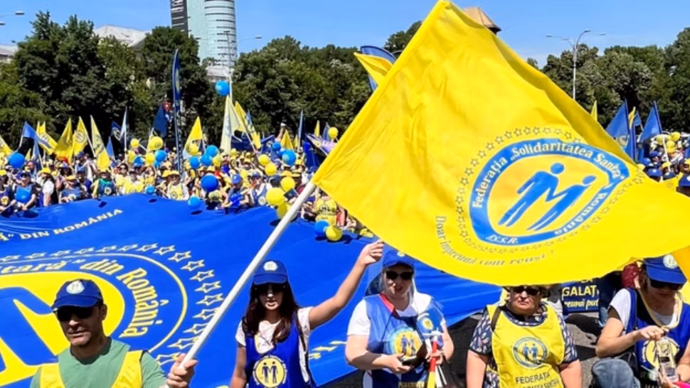 Medicii ies în stradă - Ciolacu își începe mandatul cu proteste de amploare în toată țara