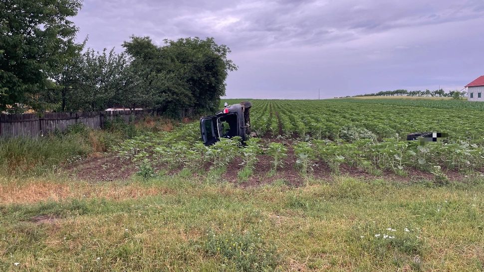 O tânără a fost rănită după o depășire periculoasă. În accident, implicat și un șofer din Ucaina. Ce au descoperit polițiștii