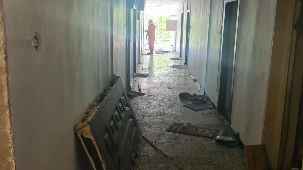 Explozie devastatoare într-un bloc din București. Zeci de locatari evacuați, se verifică dacă a fost afectată rezistența clădiri - FOTO/VIDEO