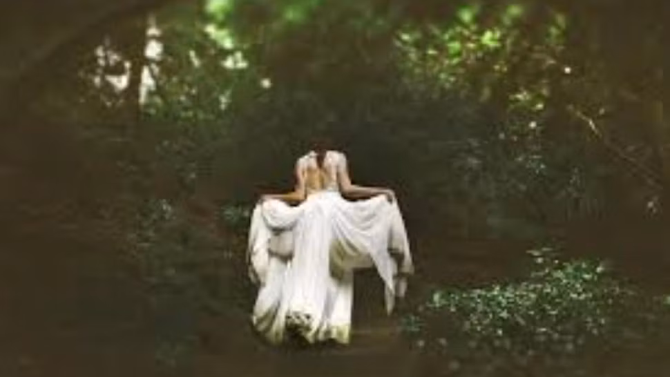 Sânzienele, prilej de ritualuri pentru belșug și dragoste - importanța cununilor de sânziene. Cum îți verifici norocul