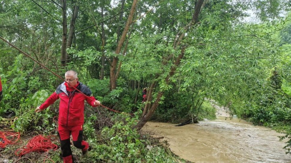 Un sfert din teritoriul României este sub pod portocaliu de inundații. Puhoaiele au făcut din nou ravagii în Gorj și Dolj - VIDEO