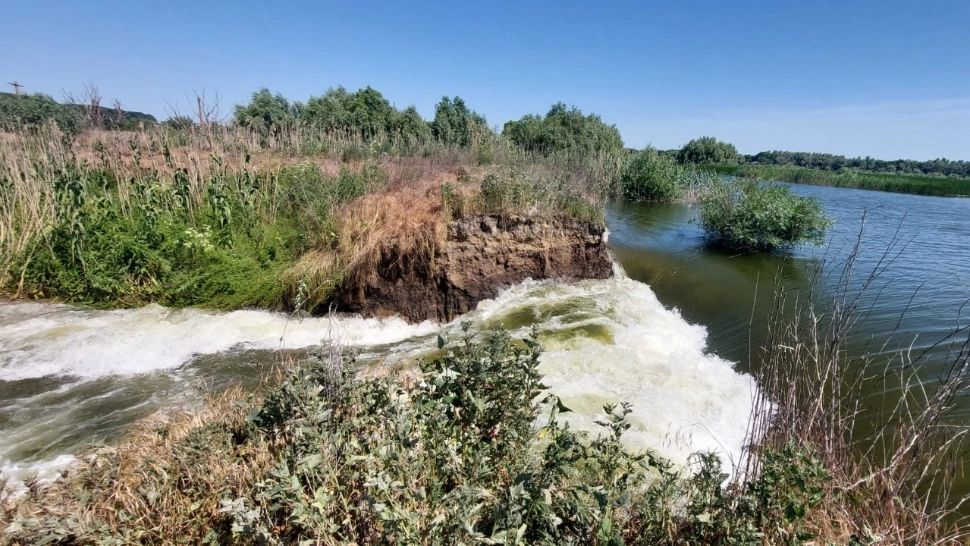 Alertă în județul Tulcea, s-a rupt un DIG. Mai multe terenuri inundate, s-a convocat comitet de URGENȚĂ