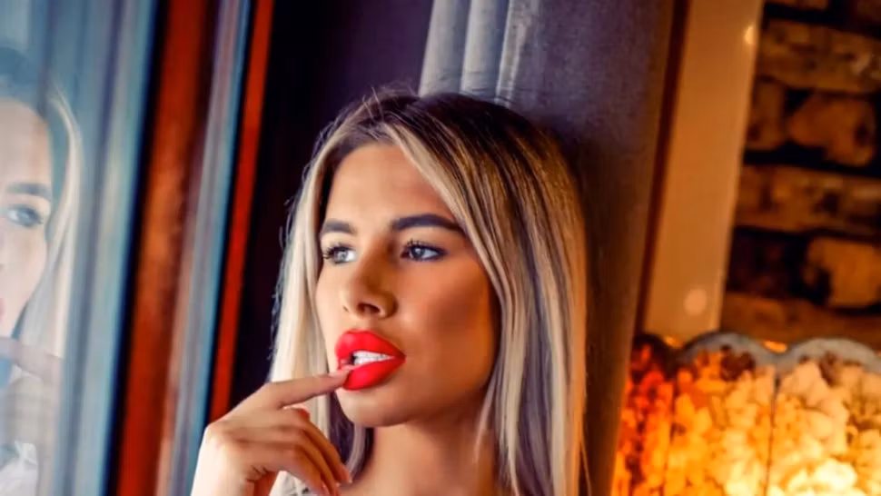 Cea mai cunoscută videochatistă pentru adulți din România, în vizorul ANAF. "Degeaba râzi, o fac la cel mai înalt nivel"