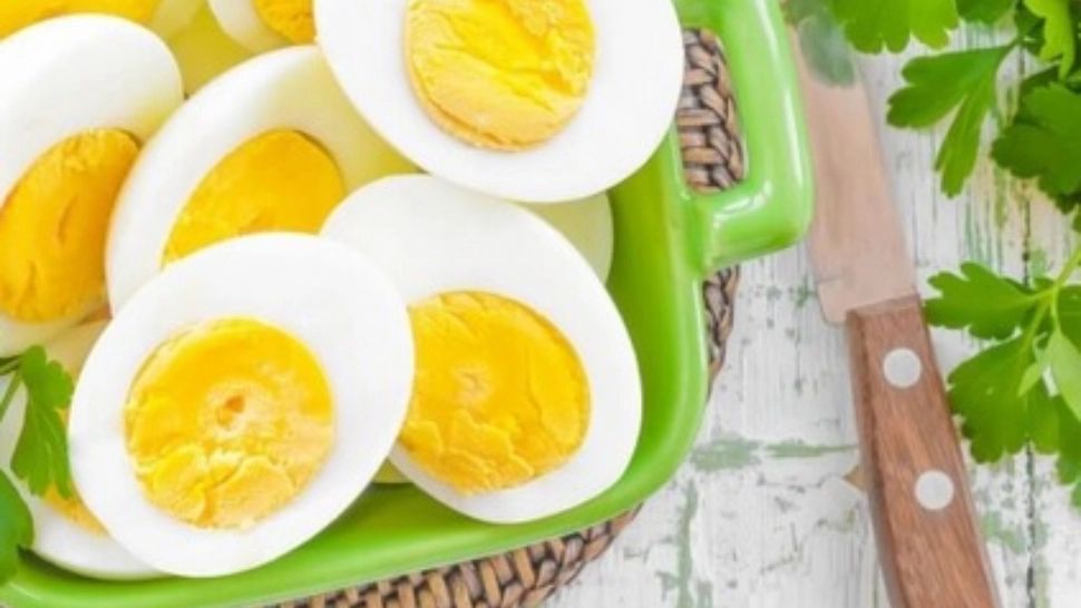 Nu mai mâncaţi ouă dimineaţa! Iată ce perioadă a zilei este, de fapt, indicată