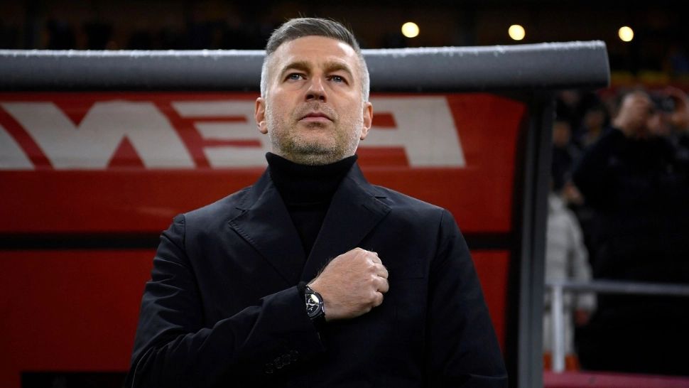 Avionul care trebuia să transporte naţionala României în Elveţia s-a DEFECTAT. Cum au ajuns fotbaliștii români la Zurich