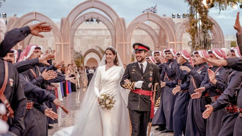 Nuntă cu fast în familia regală a Iordaniei. Prințul moștenitor s-a căsătorit cu o arhitectă saudită