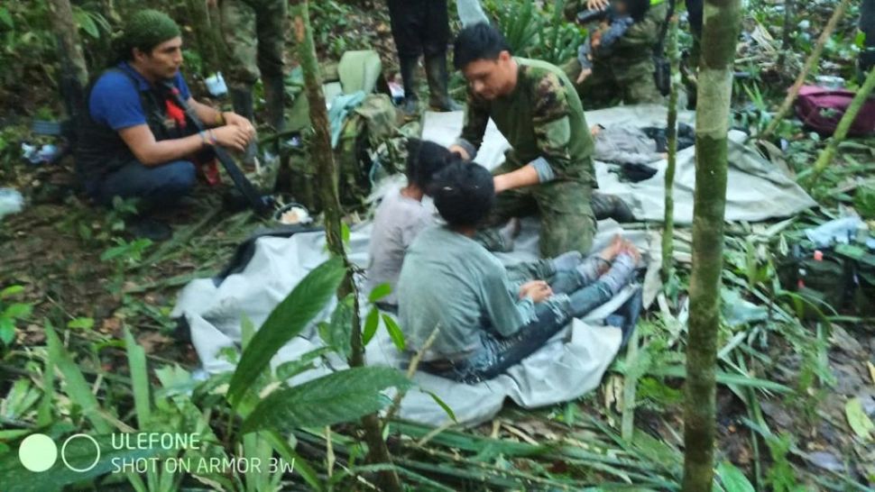 Patru copii, găsiți în viată după 40 de zile, în jungla columbiană amazoniană, după ce avionul cu care călătoreau s-a prăbușit - FOTO&VIDEO
