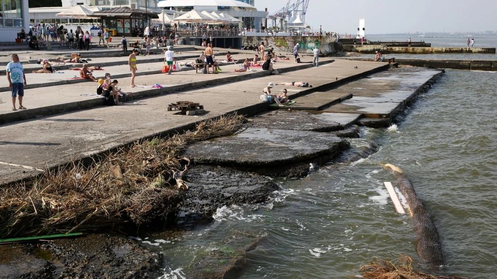 Pericolul apei infectată cu salmonella, tot mai aproape de România. Odesa a închis toate plajele, după ce calitatea apei s-a înrăutățit