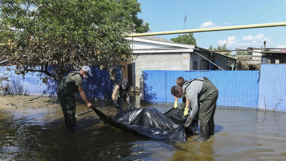 Soldați ruși, loviți de HOLERĂ, după ce au băut apă infestată, ca urmare a distrugerii barajului Nova Kahovka
