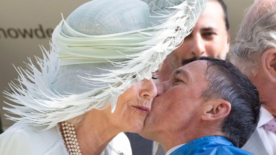 Regina Camilla, pupată forțat la un eveniment oficial. Jocheul nu s-a putut abține și a încălcat protocolul regal