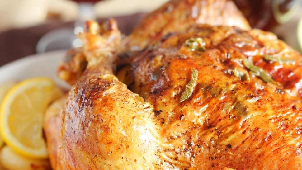 Pui la cuptor cu unt și vin alb - Cea mai simplă și delicioasă rețetă cu 4 ingrediente 