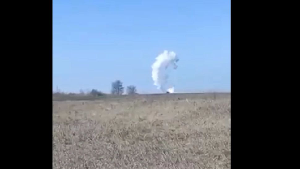 Eșec rușinos pentru un lansator rusesc. VIDEO cu momentul în care racheta face un arc în aer și își lovește propriul sistem 