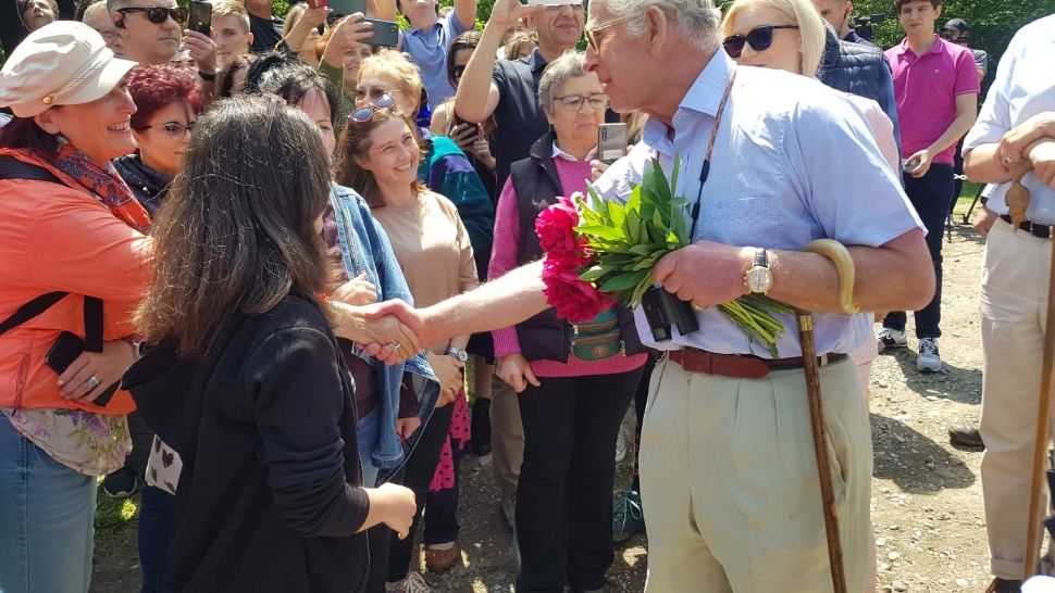 Regele Charles, pe Valea Zălanului. Suveranul britanic a fost întâmpinat de localnici - VIDEO