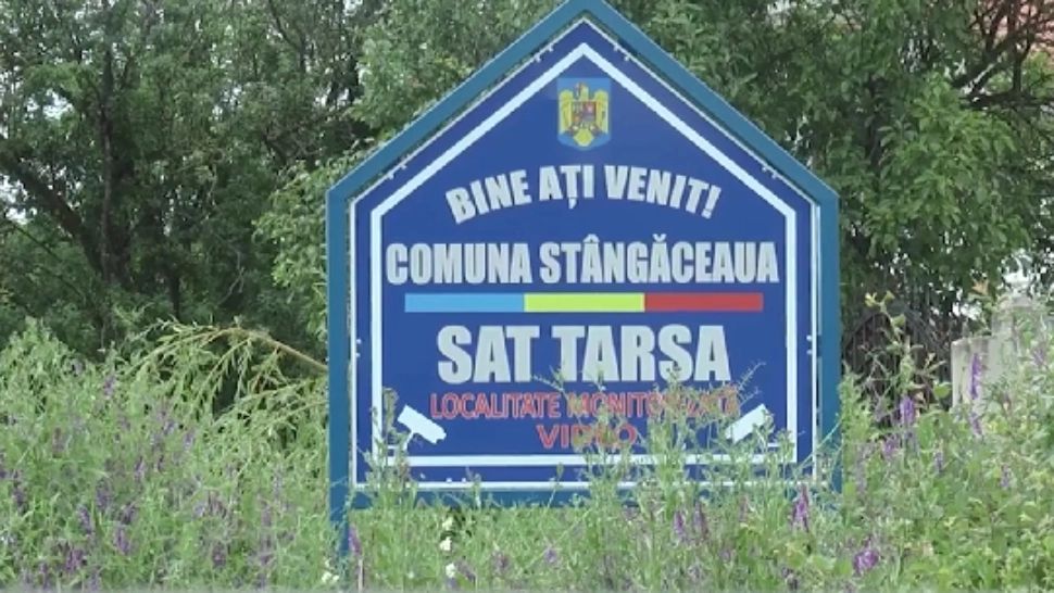 Satul fără apă curentă dar cu piste de biciclete. În timp ce oamenii spală rufele cu apă de ploaie, primarul toacă banii pe proiecte inutile