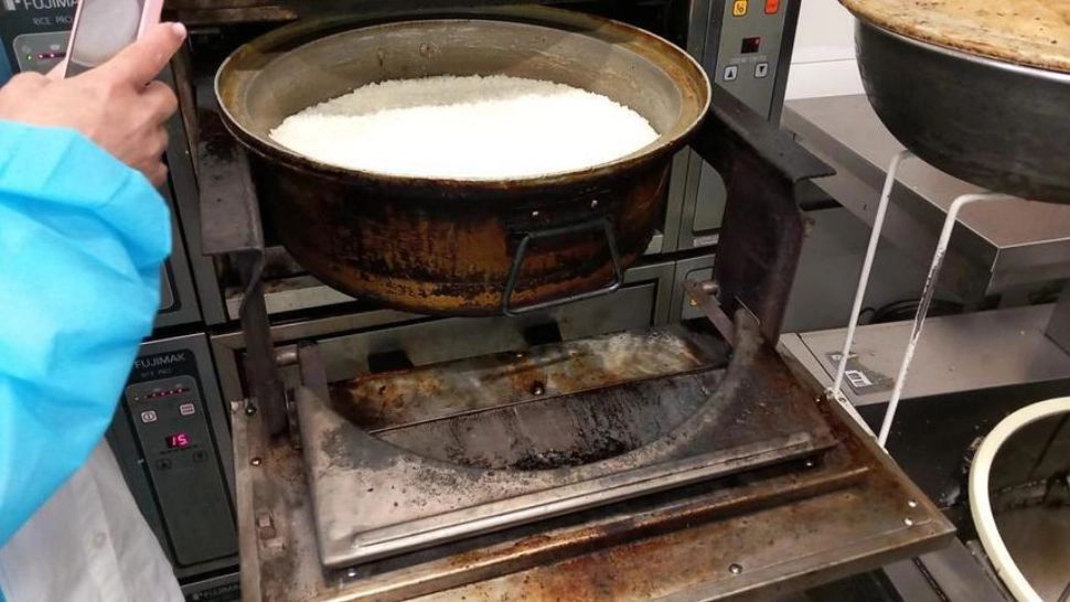 A fost găsit distribuitorul care a „infectat” aproape toate lanțurile de supermarketuri cu produse expirate din pește VIDEO/FOTO