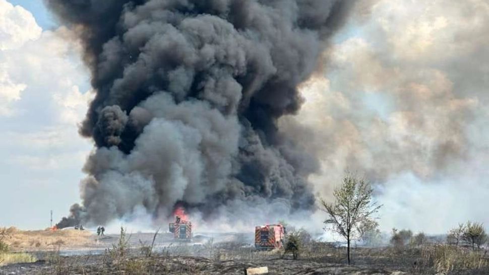 Unde se îndreaptă NORUL de fum dens din incendiul de la Bragadiru și cât e de TOXIC - Anunț pentru populație de la Ministerul Mediului