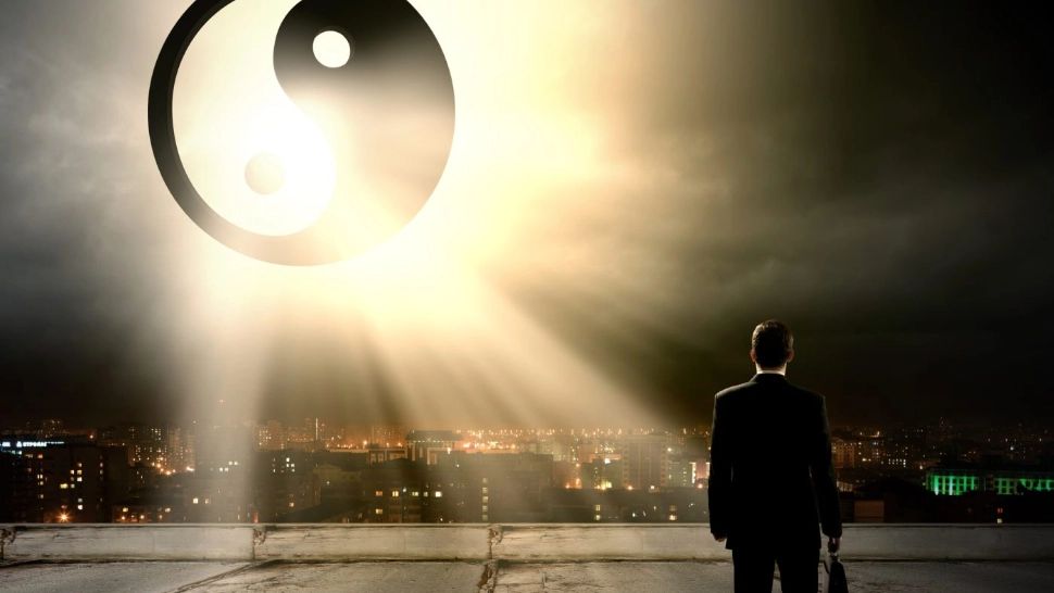 Cele 10 legi ale karmei care îți influențează viața, cu sau fără știrea ta