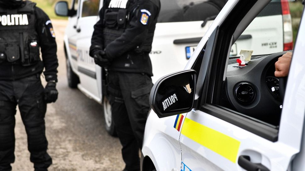 Droguri vândute de COPII, într-un imobil dezafectat din București. Poliția a intrat pe fir: tulburător ce s-a găsit acolo