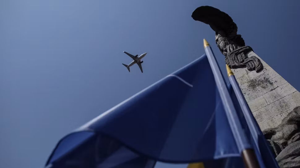 Ziua Aviației Române. Paradă cu avioane și elicoptere, în București. Zonele unde sunt restricții de circulație