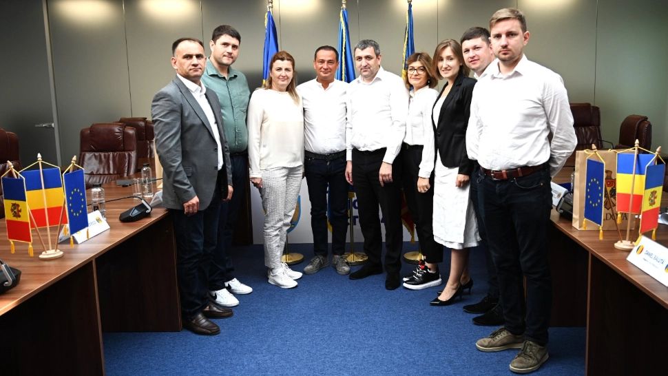 Candidatul Partidului Acțiune și Solidaritate din Republica Moldova la Primăria Chișinăului, în vizită la principalele obiective de investiții din Sectorul 4