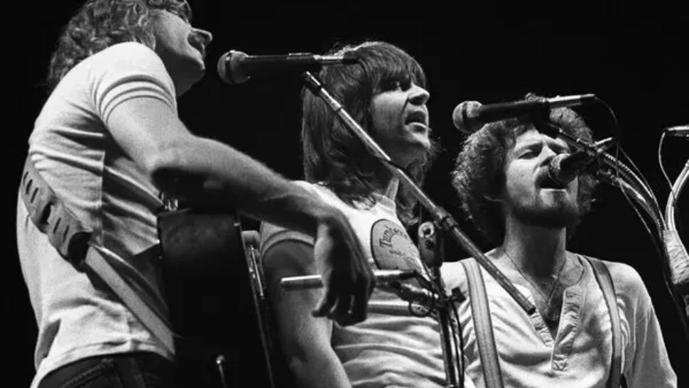 Doliu în trupa The Eagles - A murit un membru fondator al îndrăgitei formații cunoscute în special pentru hit-ul "Hotel California"